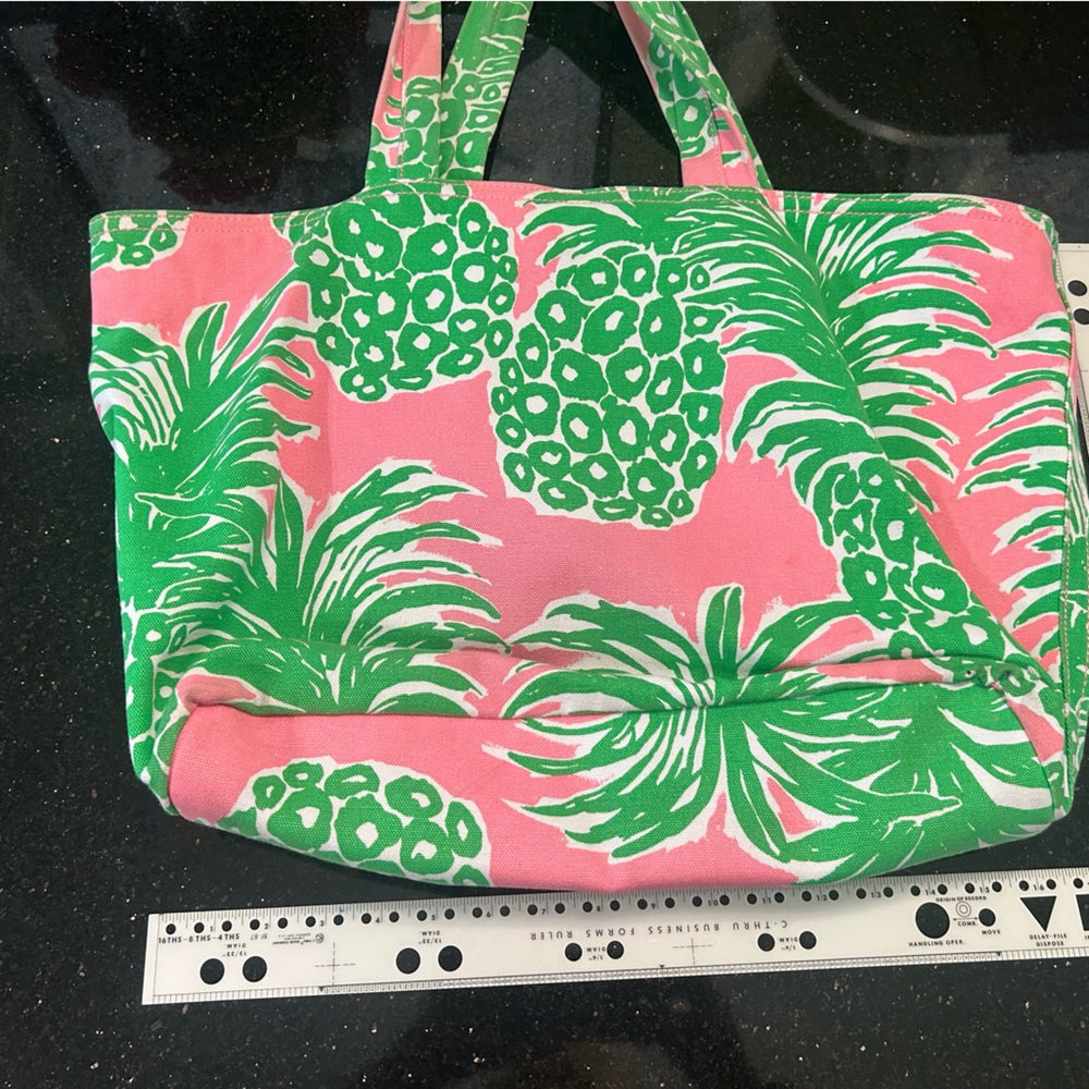 Lilly Pulitzer “Pink Pout” Flamenco Pink Green Pineapple Cotton Tote LG GUC